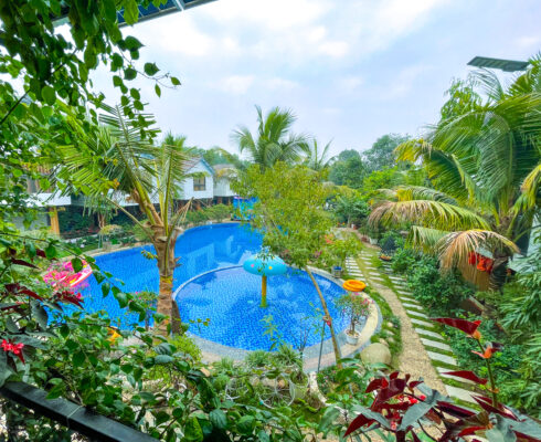 Khu bể bơi tại Phương Anh Villa Ba Vì